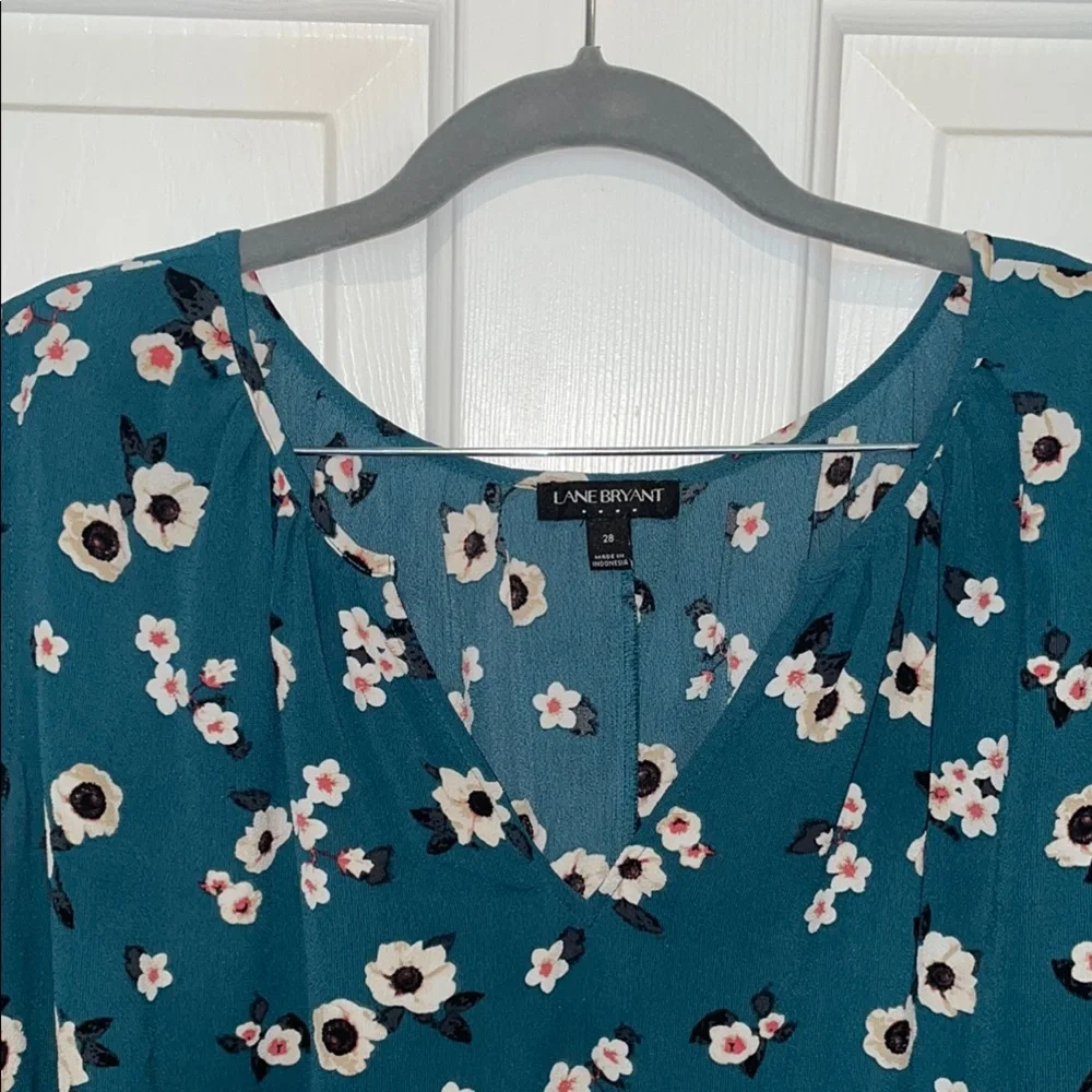 Lane Bryant Teal and White Floral Sleeveless Blouse Relaxed Fit Women’s Plus 28 - Picture 5 of 8